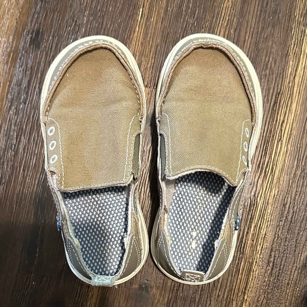 Columbia Tan Slip-On Shoes